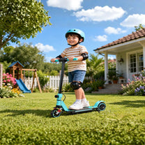 Bambino in sella al monopattino elettrico per bambini Wheely Junior S5 in un giardino
