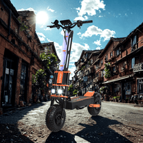 Monopattino elettrico Wheely X8P visto di tre quarti in città