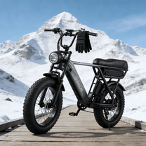 Fat bike elettrica YANGOR Y20 Pro vista di tre quarti in colore nero in montagna