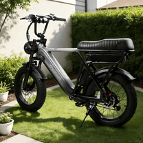Fat bike elettrica YANGOR Y20 Pro vista di tre quarti in colore nero in un parco