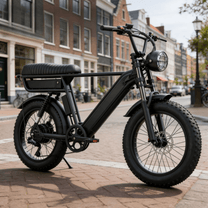 Fat bike elettrica YANGOR Y20 Pro Max vista di tre quarti da dietro in colore nero in città